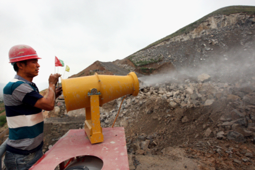 “水炮”降塵“布袋”除塵大西采石場(chǎng)投資千萬做環(huán)保